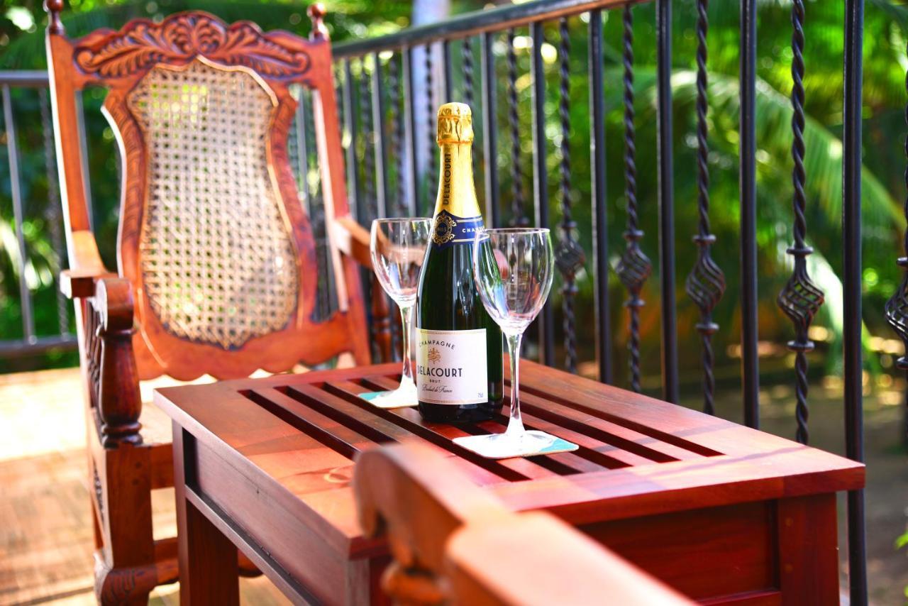 Little Villa Hotel Wadduwa Ngoại thất bức ảnh